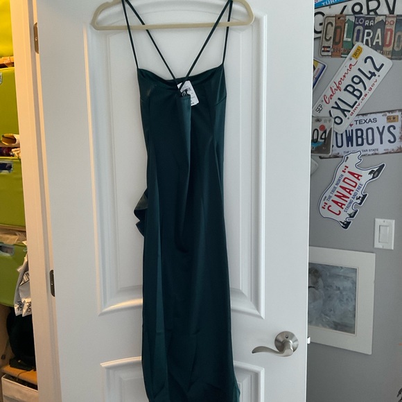 Windsor Ruffle Dress - Picture 2 of 4